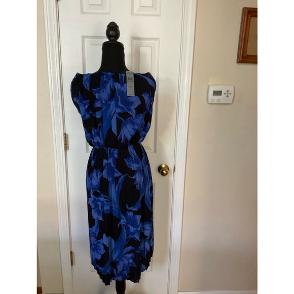 Women's Ann Taylor Blue Floral Dress XS Petite - Picture 2 of 15